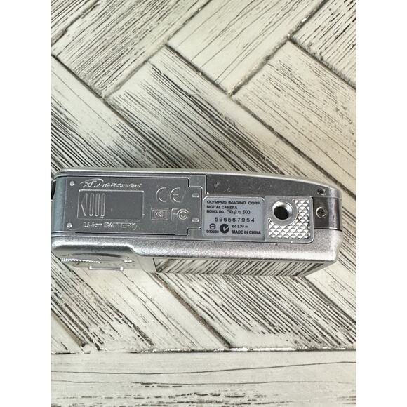 Vtg Olympus Stylus 500 All Weather 5MP Digital Camera w/Battery & Charger Tested - Picture 6 of 9